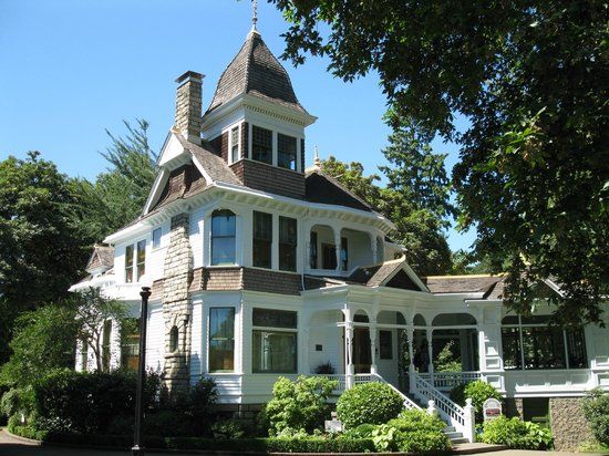 Historic Deepwood Estate